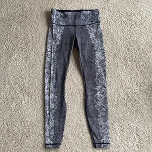 Lululemon yoga pants